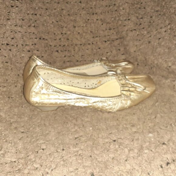 HISPANITAS-Gold Leather-Laser Cut-Out Flower-Pleated Square Toe-Sz 37-NWOB - Picture 4 of 7